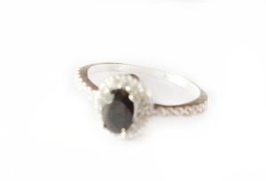 ANILLO  OVALO  P/NEGRA